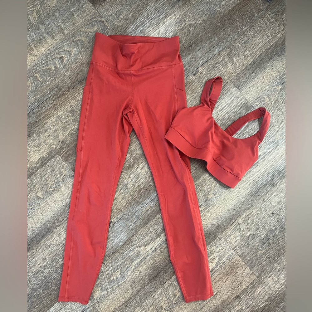 Vuori Vibrant Burnt Red Activewear Set